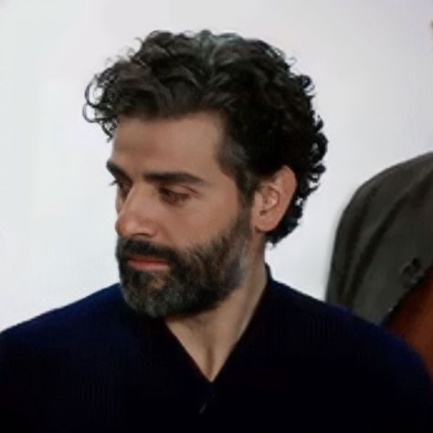 Oscar Isaac Buzzcut, Oscar Isaac With Glasses, Oscar Isaac Pfp, Oscar Isaac Icon, Oscar Isaac Silly, Oscar Isaac Moustache, Oscar Isaac With Mustache, Middle Aged Men, Oscar Isaac Meme Face