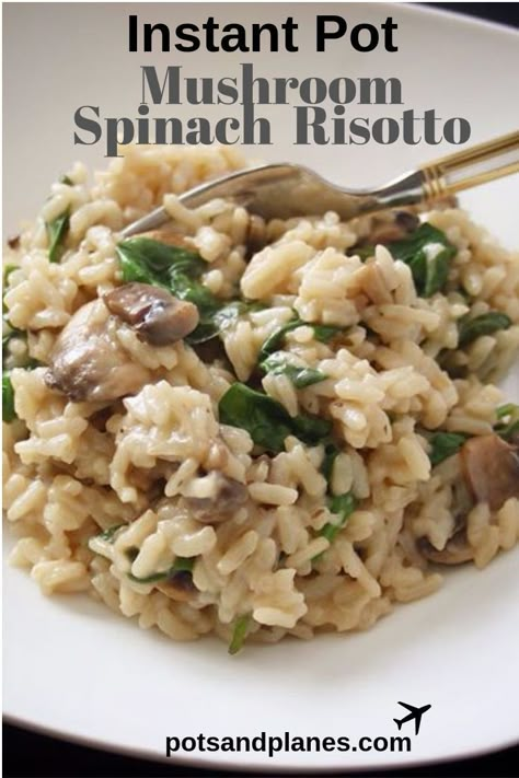 the easiest and best way to make risotto in the Instant Pot! give it a try! #risotto #instantpotrisotto #instantpotrice #instantpotmeals #instantpotcooking #pressurecooking #pressurecookermeals #yummy #homecookedmeals #foodie #mealprep Quiche Chorizo, Spinach Risotto, How To Make Risotto, Mushroom Spinach, Diner Recept, Vegetarian Indian, Homecooked Meals, Risotto Recipes, Instant Pot Dinner Recipes