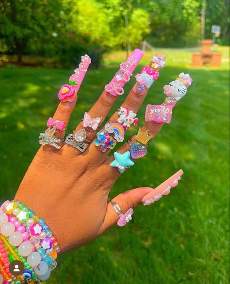 Freaknik Party, Nails With Charms, Charm Nail, Candy Nails, Junk Nails, Talk To The Hand, Punk Nails, Really Cute Nails, Design Nails