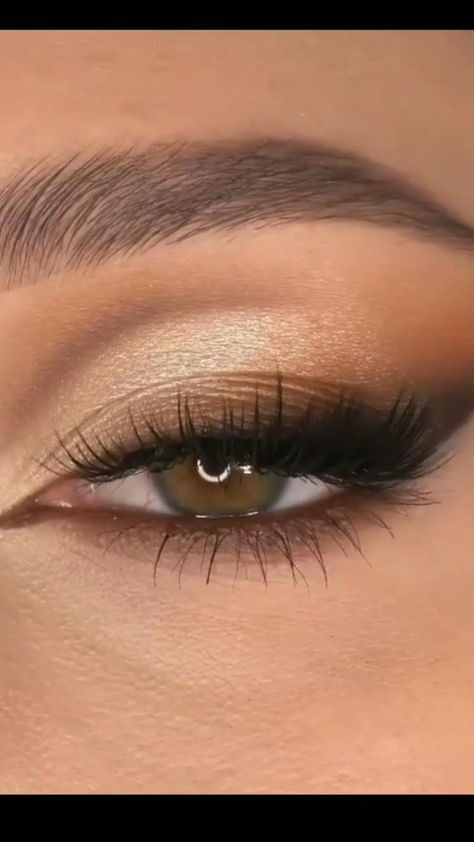 Ivory Blouse Outfit, Makeup Look For Party, Maquillaje Cut Crease, Maquillaje Simple, Makeup Ojos, Smokey Eye Makeup Look, 20 Makeup, Mekap Mata, Prom Eye Makeup