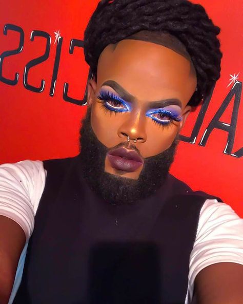 Follow: T I N Y Y 🔥🍭for more Mens Makeup, Boy Makeup, Makeup Bar, Bold Makeup Looks, Shadow Makeup, Makeup Is Life, I'm Scared, Male Makeup, Doll Makeup