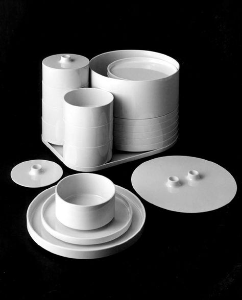 The Milanese. » Heller Dinnerware Set, Design by Massimo Vignelli, 1964. Vignelli Design, Massimo Vignelli, Design Del Prodotto, Everyday Objects, Objects Design, Dinnerware Set, Design Model, Food Design, Design Style