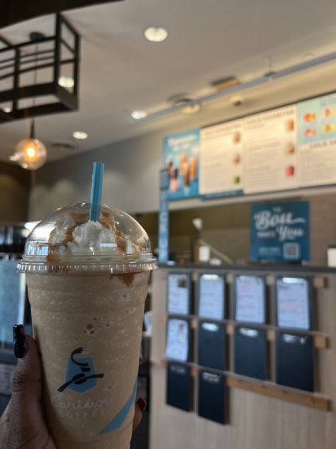 caribou drink ideas, caramel highrise cooler, breakfast ideas, aesthetic drinks Caramel Drink Aesthetic, Caribou Coffee Drinks Recipes, Caribou Coffee Aesthetic, Caribou Coffee Drinks, Caramel Machiatto Aesthetic, Caribou Drinks, Caramel Iced Coffee Aesthetic, Caramel Drinks, Caribou Coffee