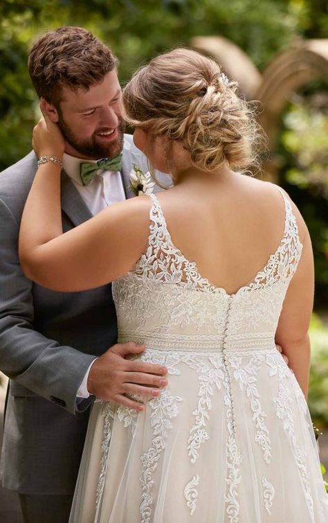 Plus Size Beach A-Line Wedding Dress with Floral Lace - Plus Size Beach Wedding Dress, White Blonde Highlights, Honey Blonde Hair Color, Plus Size Beach, Australia Photos, Essense Of Australia, Australia Wedding, Wedding Dress Pictures, Bohemian Bride