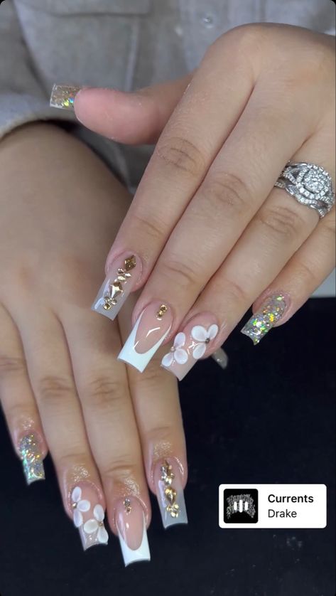 Cute Nail Ideas With Rhinestones, Basic Quince Nails, Quince Nails Champagne Short, Nail Ideas Acrylic Latina, Short Acrylic Nails Mexican, Dinner Dance Nails, Latina Nail Inspired, Purple Nail Inspo Acrylic Short, Medium Square Acrylic Nails With Rhinestones