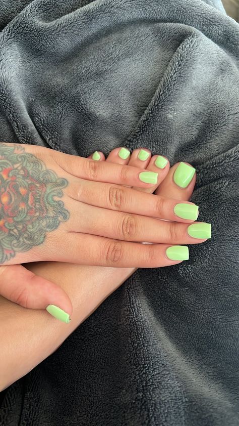 Green Toes Black Women, Green Freestyle Nails Short, Pedicure Nail Designs, Gel Toe Nails, Acrylic Toes, Diy Acrylic Nails, Gel Nail Colors, Fall Acrylic Nails, Vacation Nails