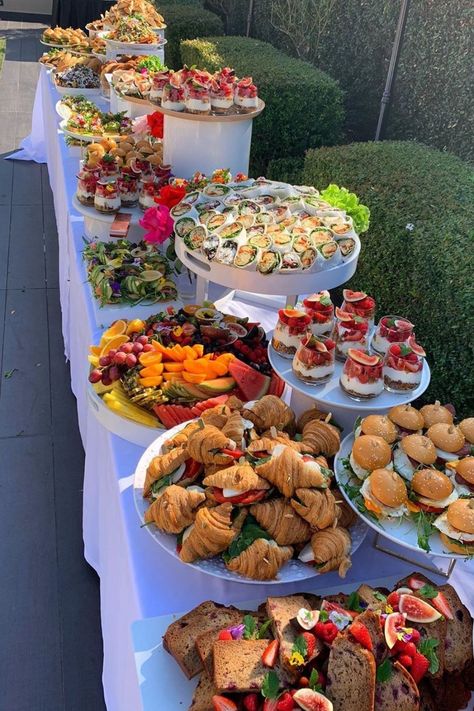 13 Cheap Graduation Party Food Ideas You Can Easily Make - Its Claudia G Food For Engagement Party, Grad Food Ideas, Grad Party Ideas Food, Small Graduation Party, Engagement Party Appetizers, Engagement Party Food Ideas, Grad Party Food Ideas, Cheap Grazing Table Ideas, Engagement Party Food