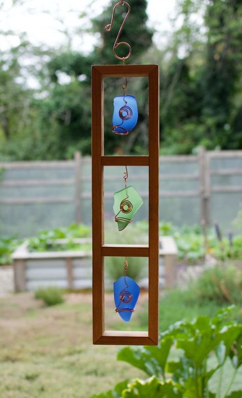 27 Best Sea Glass Art Projects and Ideas for 2021 Sea Glass Art Ideas, Sea Glass Chandelier, Sea Glass Suncatcher, Glass Art Ideas, Rustic Beach Decor, Beach Themed Crafts, Sea Glass Art Projects, Cedar Box, Beach Glass Crafts