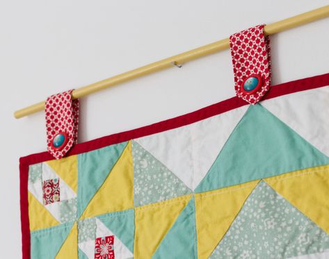 Hanging a Mini Quilt With a Dowel: Best Tutorial & Template – Mix Measure Make Fabric Wall Hanging Diy Mini Quilts, Quilt Hanging Ideas, Handcraft Ideas, Christmas Decorations Sewing, Quilt Hangers, Hanging Quilts, Fabric Wall Hanging, Wood Burning Crafts, Wall Hanging Diy