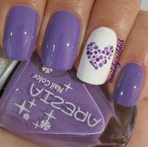 Purple nails with dotted heart Dark Spring, Nails Flowers, Nails Dark, Unghie Nail Art, Fingernail Designs, February Nails, Purple Nail, Nails 2023, Toe Nail Designs