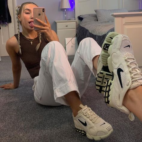 Nike Stussy Spiridon Outfit, Nike Zoom 2k Outfit Women, Nike Zoom 2k Outfit, Nike Air Outfit, Study Business, Stussy Women, Nike Zoom 2k, 2024 Shoes, Nike Stussy