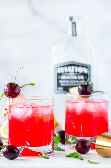 Cherry Gin Bramble Cocktail - A super quick, classic gin bramble recipe with a fresh cherry and maraschino liqueur twist! From aberdeenskitchen.com #cherry #gin #bramble #cocktail #happyhour #beverage #drink #recipe #summer Bramble Recipe, Bramble Cocktail, Maraschino Liqueur, Fresh Cherry, Thirsty Thursday, Cocktail Drinks Recipes, Fresh Cherries, Fresh Mint Leaves, Drinks Recipes