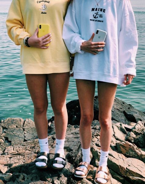 Vsco Clothes, Vsco Style, Vsco Outfits, Best Friend Photoshoot, Best Friend Photos, Vsco Girl, Friend Photoshoot, Fjallraven Kanken, Photoshoot Ideas