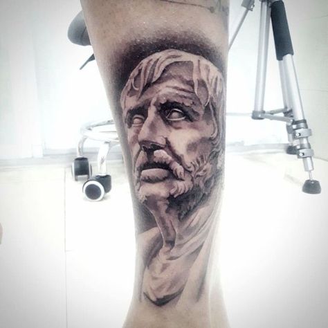 Portrait Tattoo, Tattoos