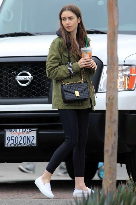 Lili Collins Outfits, Green Jacket Outfit, Khakis Outfit, Short Girl Fashion, Lily Collins Style, Green Lily, Beige Outfit, Green Mugs, Stylish Pants