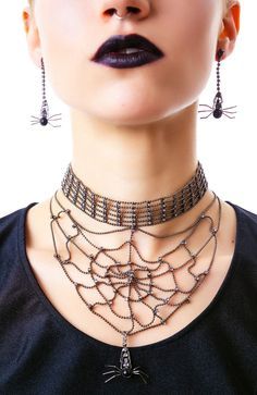 Spiderweb Choker, Free Crochet Halloween, Crochet Halloween Patterns, Spider Web Necklace, Crochet Halloween Patterns Free, Web Necklace, Spider Necklace, Hippie Crochet, Beaded Spiders