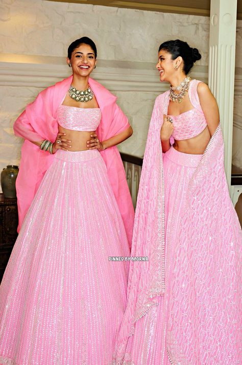 Engagement Dress For Bride Indian, Lengha Design, Harmony Tattoo, Manish Malhotra Saree, Indian Fits, Pink Bridal Lehenga, Skirt Indian, Engagement Dress For Bride, Outfit Indian