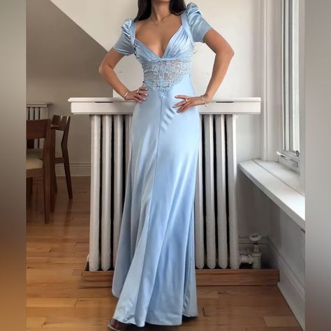 Nwot House Of Cb 'Rafaela' Soft Blue Pure Silk & Lace Dress. Size Xl House Of Cb Blue Dress, Light Blue Formal Gown, Blue Bridesmaid Dresses Winter, Extravagant Dresses, Silk Lace Dress, Light Blue Gown, Light Blue Bridesmaid Dresses, Winter Bridesmaid Dresses, Vintage Bridesmaid Dresses