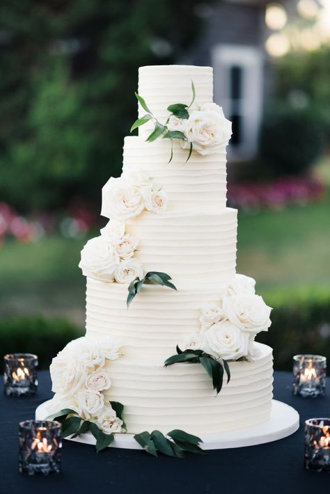 Keeley and Patrick’s Chic Black Tie Wedding at the Montage in Laguna Beach Modern Wedding Cake Table, Montage Laguna Beach, Big Wedding Cakes, Black Wedding Cakes, Beach Wedding Cake, Wedding Cake Table, Wedding Cake Stands, Simple Wedding Cake, Modern Wedding Cake