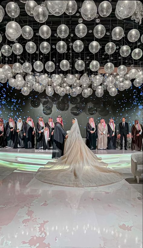 Khaleeji Wedding Decor, Saudi Wedding Dress, Arab Wedding Aesthetic, Arabic Wedding Decoration, Emirati Wedding, Iraq Wedding, Khaleeji Wedding, Saudi Wedding, Arabian Wedding