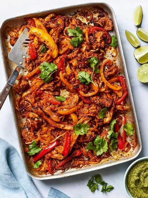 One Pot Chilli, Chilli Mac, Fajita Mix, Fajita Spices, Slow Cooker Salsa, Refried Beans Recipe, Fakeaway Recipes, Tray Bake Recipes, Tray Bake