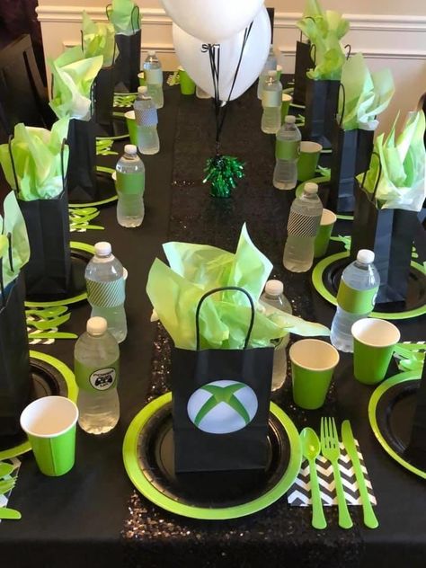 Gamers Party Ideas, Roblox Party, Gamer Party, Games Party, Video Game Party, 13th Birthday, Family Birthdays, Green And Black, Party Planner