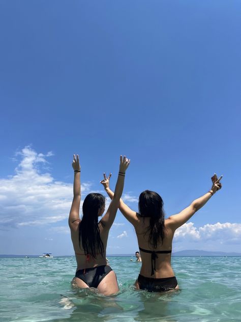 Cousins Beach Aesthetic, Cousins Aesthetic, Cousin Vacation, Cousin Relationships, Team Belly, Cousin Pictures, Cousins Beach, Tsitp Dr, Vacation Pics