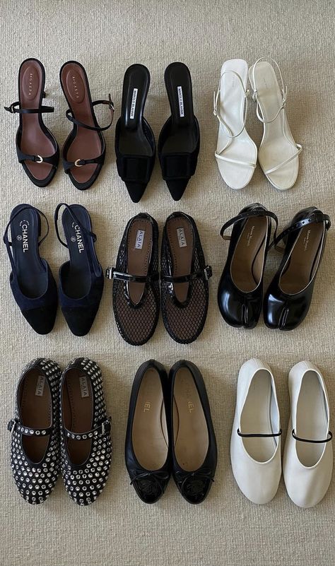 Feminine Shoes, Tabi Shoes, Shoes Heels Classy, Lifestyle Shoes, Shoe Inspo, Mesh Shoes, Pinterest Fashion, Pretty Shoes, Dream Shoes