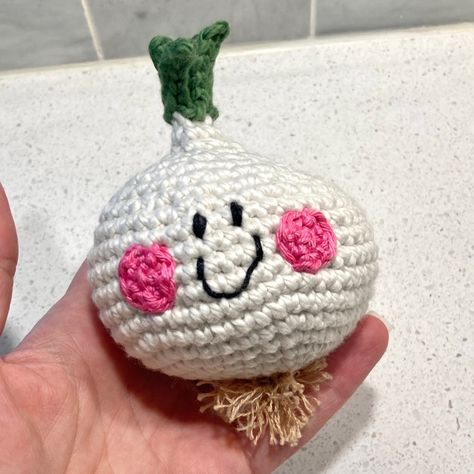 Hello All, This Adorable Organic Cotton Onion Rattle Is Handmade By Me With Lucious Organic Cotton Yarn. It Is Made To Order So It Will Take A Few Days To Ship. This Listing Is For A Single Apple Only. I Will Be Adding Several Others From My Fruit And Veggie Collection Soon! I Take Great Care To Tie Everything Very Securely But These Are Not For The Crib, Always Supervise Young Children With Toys. Last Pic Shows My Other Rattles! Amazing Inventions, Fruit And Veggie, Crochet Food, Organic Cotton Yarn, Play Food, Rattles, Toy Craft, Cool Inventions, Learning Toys