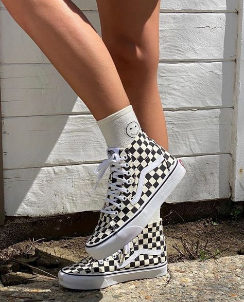 192.3k Likes, 504 Comments - @vans on Instagram: “All smiles in the Checkerboard Sk8-Hi. 📷: @ellamiller” Vans Sneakers Outfit, Vans Sk8 Hi Outfit, High Top Vans Outfit, Checkered Vans Outfit, Vans Shoes Fashion, Snicker Shoes, Vans Aesthetic, Cute Vans, Tenis Vans