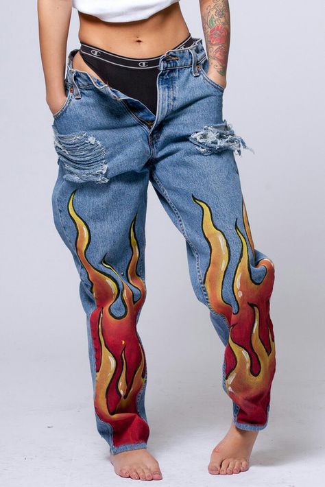 Flame jeans Aesthetic Flames, Diy Pants, Painted Clothes Diy, Korean Summer Outfits, Denim Art, Diy Vetement, Custom Denim, Painted Jeans, Denim Diy