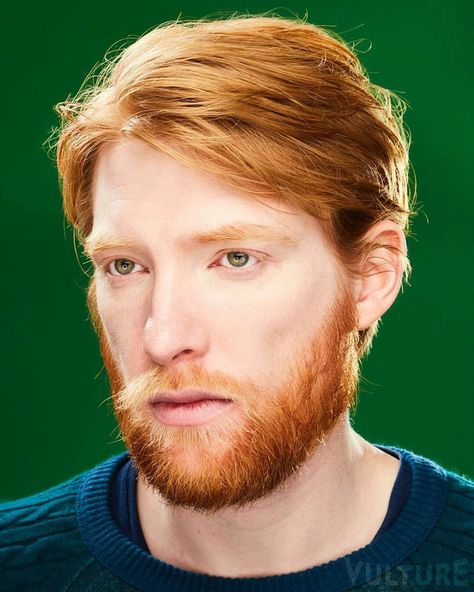 Ginger Actors, Domhall Gleeson, Celebrity Actors, Ginger Hair Men, Redhead Men, Domhnall Gleeson, Strawberry Hair, Costume Noir, Actors Male