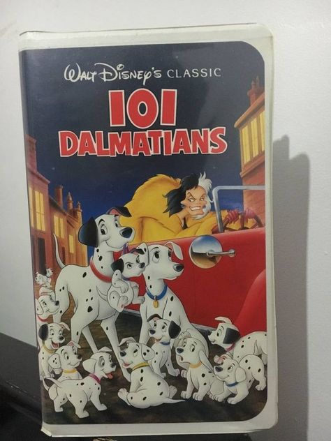 Your Old Disney VHS Tapes Could Be Worth A Fortune! | DoYouRemember? Disney Dvds, Horror Vhs, Disney Vhs Tapes, Old Disney Movies, Disney Movie Posters, Well Pictures, Classic Disney Movies, Disney 101 Dalmatians, Vhs Movie