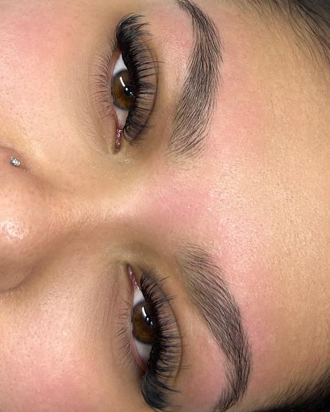 Wispy sets are my favorite, and my clients agree ! The play with different lengths, diameters and curls bring out the best texture and depth in lashes. Using @diluxeshop supplies to create this wispy hybrid. Mixing lengths 10-16mm and both Brown & Black Colored Lashes 🔥 #wispylashes #eyelashextensions #texturedlashes #wispylashextensions #volumelashes #hybridlashextensions #lashsupplies #cashmerelashes #lashartist #nyceyelashextensions Classic Vs Hybrid Lashes, Wispy Hybrid, Hybrid Lashes, Colored Lashes, Wispy Lashes, Volume Lashes, Lash Artist, Lash Extensions, Eyelash Extensions