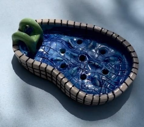 Clay Catch All Dish Diy, Diy Clay Soap Dish, Swimming Pool Clay Tray, Clay Bathtub Sculpture, Polymer Clay Soap Dish, Ceramic Dishes Design, Kids Clay, Pottery Inspo, Clay Stuff