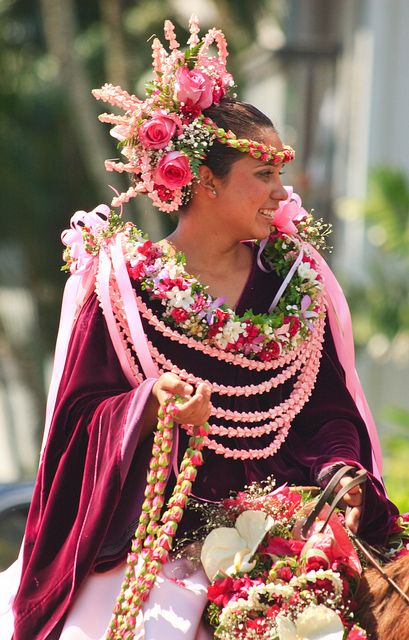 Representing the princesses of Hawaii by Emily Miller Kauai, via Flickr Tahitian Costumes, Haku Lei, Emily Miller, Hawaiian Leis, Hawaiian Woman, Hawaiian History, South Pacific Islands, Hawaiian Lei, Hula Dancers