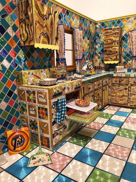 Liza Lou, Architecture Cool, Rainbow Kitchen, Nostalgia Art, Animal Symbolism, Whitney Museum, Visionary Art, Hippie Art, Cherry Pie