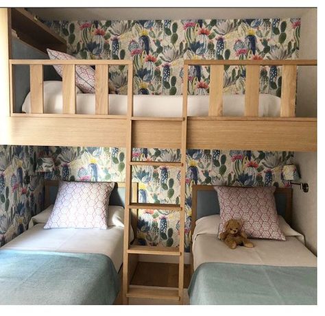 Bunk Bed Ideas For Small Rooms, Small Bedroom Bunk Bed, Bed Ideas For Small Rooms, Sibling Bedroom, Bunk Beds Small Room, Bunk Bed Ideas, Modern Bunk, Shared Boys Rooms, Kids Room Bookshelves