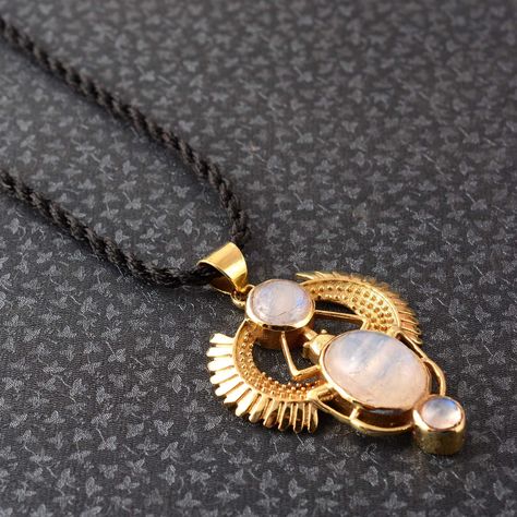 Exclusive deal alert! Moonstone Necklace,Golden Scarab Necklace,Moonstone Scarab Pendent, Beatle Jewelry,Egyptian Scarab,Egyptian Revival Inlay, Gifts For Her, available for a limited time at the incredible price of $39.00
#GiftForHer #VintageJewelry #EgyptianScarab #UniqueJewelry #GiftsForHer #BrassJewelry #GemstoneJewelry #ScarabNecklace #BeatleJewelry #HandmadeJewelry Golden Scarab, Scarab Egyptian, Scarab Necklace, Egyptian Scarab, Egyptian Revival, Necklace Gemstone, Moonstone Necklace, Brass Jewelry, Stone Pendants