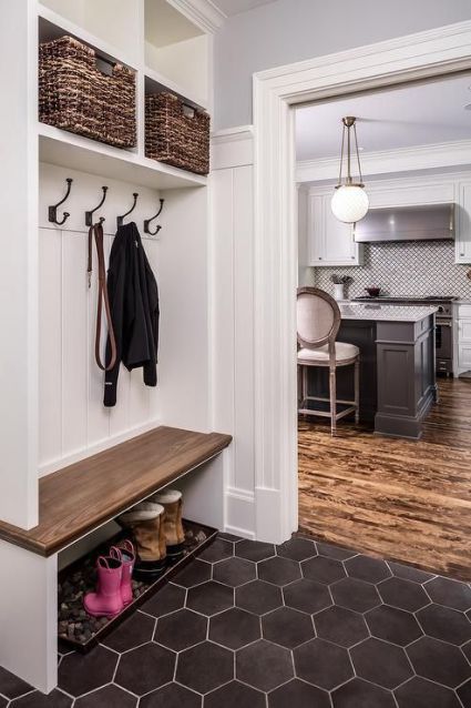 Dark hexagon floor tiles with white grout - From DecorPad - Click for more Vstupná Hala, Farmhouse Mudroom, Hexagon Floor, Mudroom Entryway, Mudroom Laundry Room, Farmhouse Entryway, Herringbone Backsplash, Mudroom Design, Bench Ideas