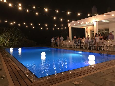 Fairy Lights Over Pool, Pool Fairy Lights, Pool Party Lights, String Lights Over Pool, Pool String Lights, Swimming Pool Led, Swimming Pool Wedding, Backyard String Lights, Pool Lighting