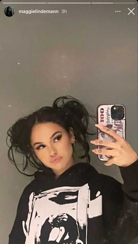 Space Buns Outfit, Margaret Elizabeth, Space Buns, Swag Makeup, Maggie Lindemann, Fav Celebs, Photo Instagram, Bun Hairstyles, Buns