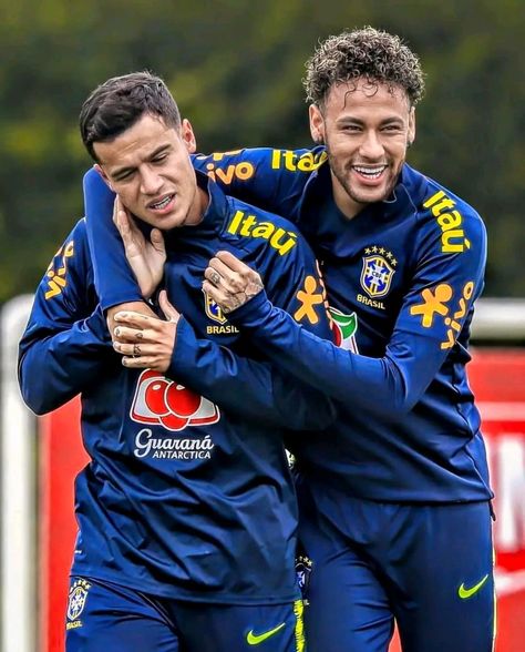 A rare picture of coutinho and neymar junior Munchen Germany, Brazilian Football, Neymar Jr Wallpapers, Spain Madrid, Motorcycle Aesthetic, Football Icon, Soccer Goal, Football Photos, Street Style Outfits Men