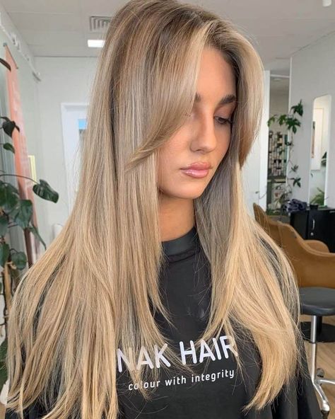 Frange rideau : 48 Idées de coiffures originales pour les femmes Long Haircuts For Fine Hair, Blond Pony, Cute Haircuts, Blowout Hair, Blonde Hair Inspiration, Haircuts For Fine Hair, Haircuts For Long Hair, Long Hair Cuts, Fine Hair