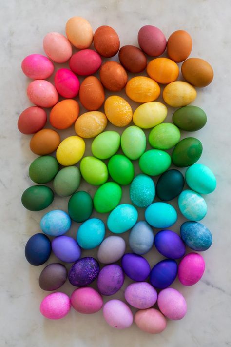 Color Easter Eggs, Easter Colours, Diy Easter Dye Food Coloring, How To Color Eggs With Food Coloring, Colored Eggs With Food Coloring, Dyed Eggs With Food Coloring, Due Eggs With Food Coloring, Shaving Cream Easter Eggs, Easter Art Project