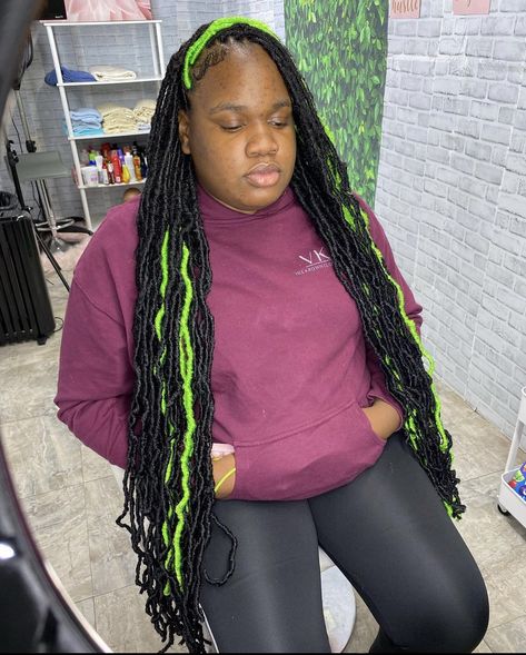 Green And Black Soft Locs, Green Soft Locs, Black Soft Locs, Soft Locs, Cute Braided Hairstyles, Pretty Braided Hairstyles, Hair Ponytail, Green Soft, Hair Ponytail Styles