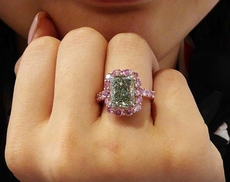 Pink And Green Ring, Green Ring, Dope Jewelry, Dream Engagement Rings, Funky Jewelry, Jewelry Lookbook, Girly Jewelry, Dream Jewelry, Pink Diamond