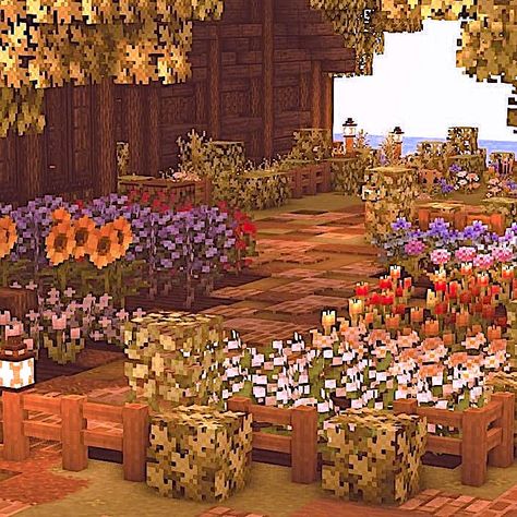 Minecraft Flower Field Aesthetic, Minecraft Cherry Blossom Aesthetic, Minecraft Tulip Field, Flower Field Minecraft, Minecraft Flower Field, Minecraft Flower Garden, Fairy Minecraft, Minecraft Circles, Garden Minecraft