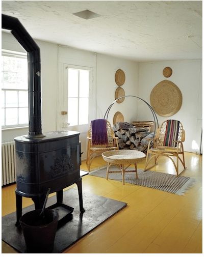 Yellow painted floors- This is actually very nice with that touch of purple, and I love the wicker on the walls! Constantino Nivola, Painted Plywood Floors, Painted Wooden Floors, Paint Floor, Painted Wood Floors, Boho Floor, Painted Floor, Painted Floors, Yellow Painting