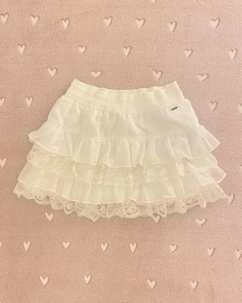 White Coquette Skirt, Depop Clothes Vintage, Cute Skirts Aesthetic, Frilly Skirt Outfit, Kawaii Clothes Skirts, White Frilly Skirt, Coquette Skirts, Skirts Coquette, Coquette Mini Skirt